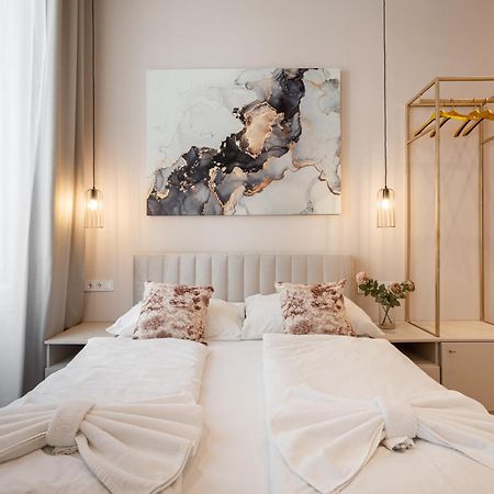 W30 - Wesselenyi Charming Apartment - Best Location By Bqa Budapest Kültér fotó